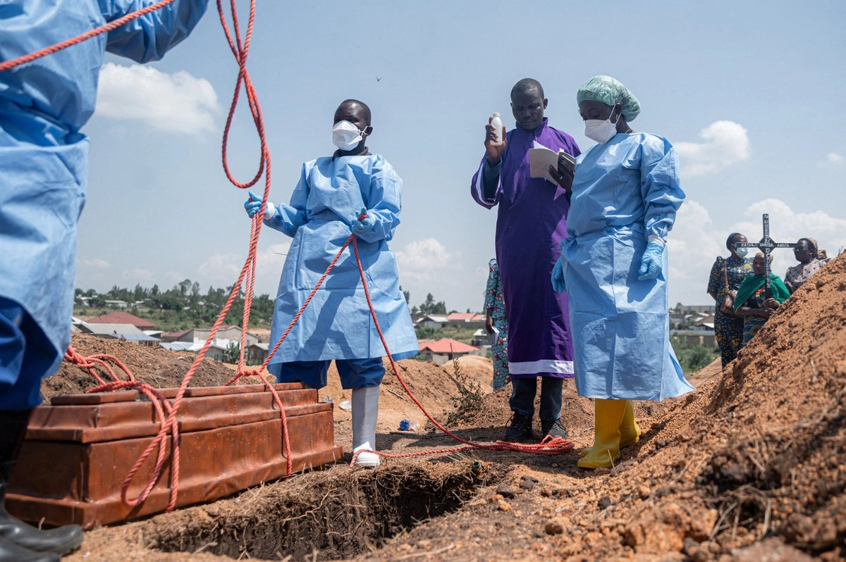 Alarma sanitaria en África: brote de ébola supera los mil contagios y deja más de 250 muertos