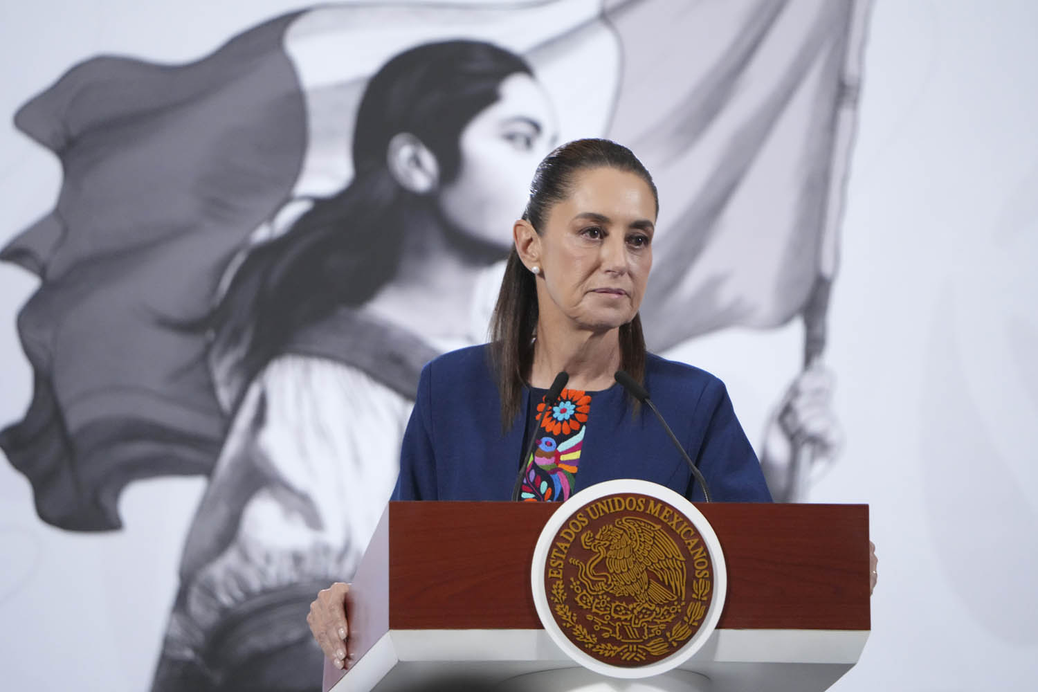 Sheinbaum descarta abrir investigaciones contra expresidentes y apuesta por mirar hacia adelante